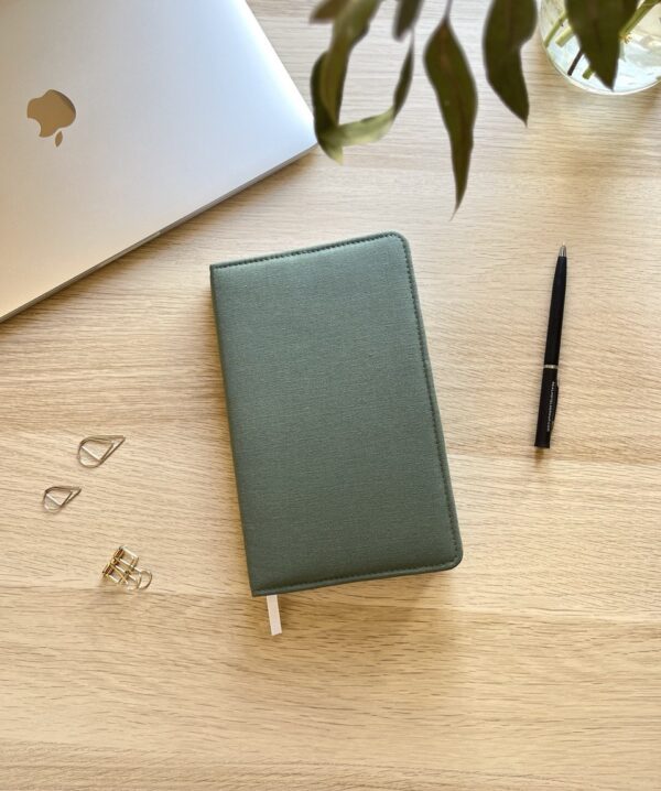 B6+ Green: Dot grid Planner for year