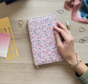 B6+ Floral: Dot grid Planner for year
