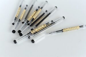 Black gel pen